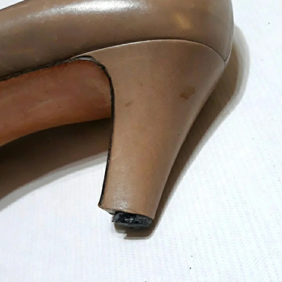 Vintage Ferragamo Pumps Patent Leather Heels - Picture 10 of 12